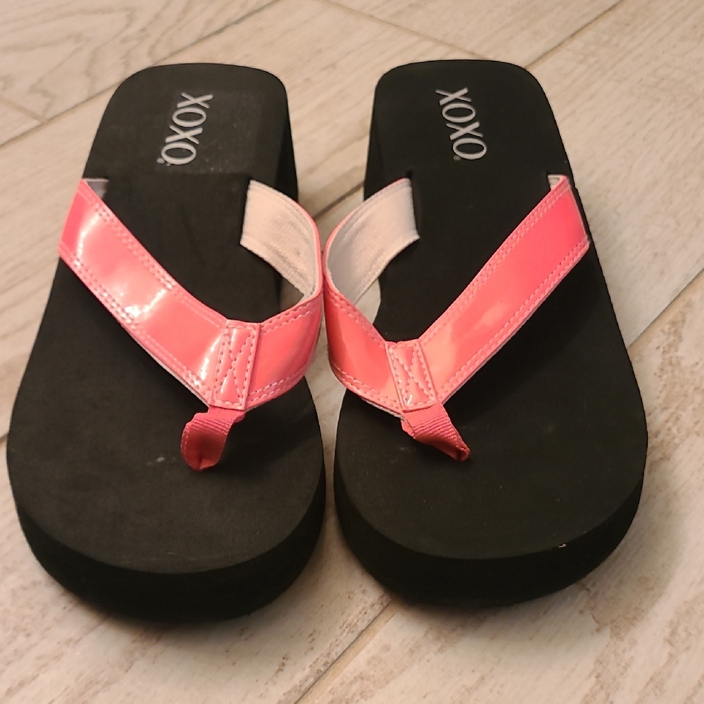 XOXO Vibrant Pink and Black Sandals In A Size 10, BNWOT!